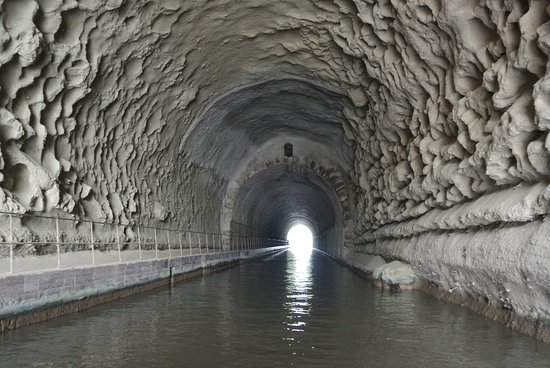 Domaine-de-soustres_tunnel-malpas